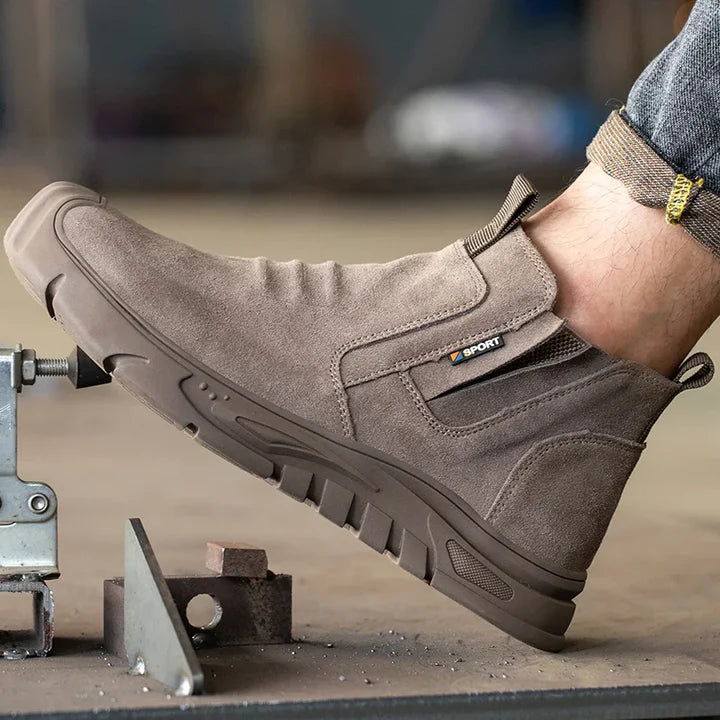 Work shoes with steel toe caps, non-slip soles and durable protection for safety in the workplace.