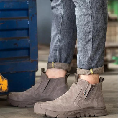 Work shoes with steel toe caps, non-slip soles and durable protection for safety in the workplace.
