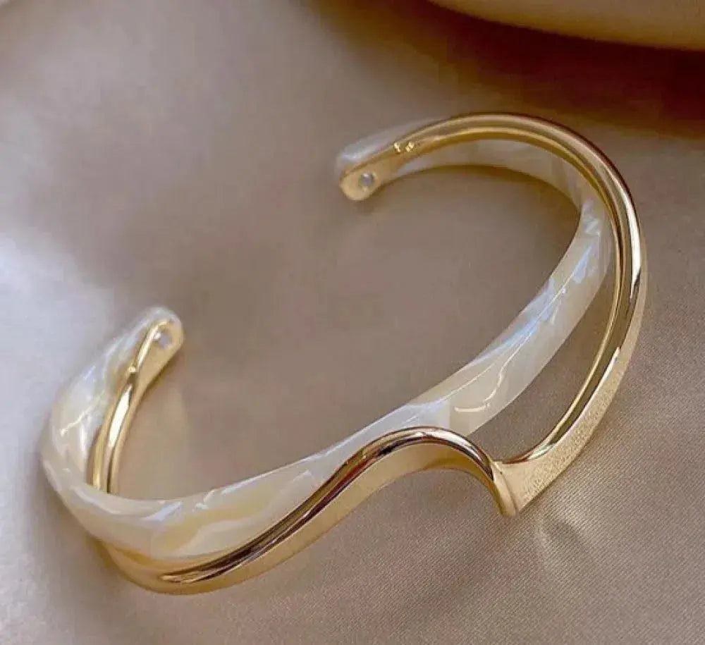 Premium White Opal & Gold Bracelet