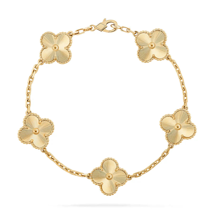 Elegant clover leaf Bracelet
