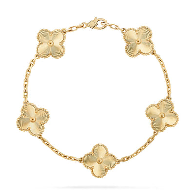 Elegant clover leaf Bracelet