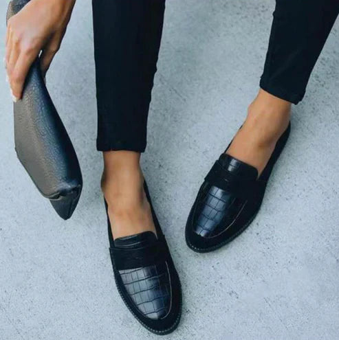 Black Croc-Pattern Loafers Women