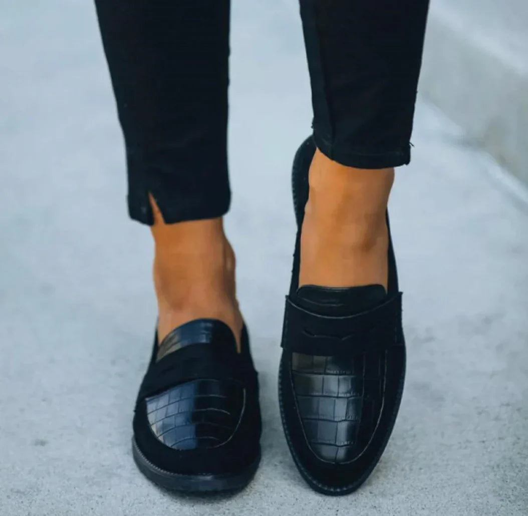 Black Croc-Pattern Loafers Women
