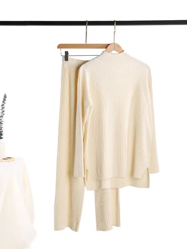 Classic & Stylish Knitted Set