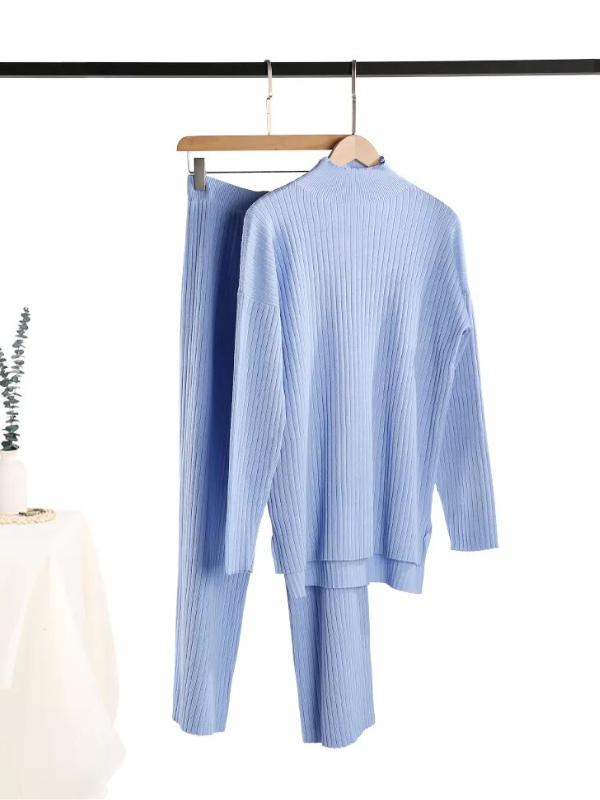 Classic & Stylish Knitted Set