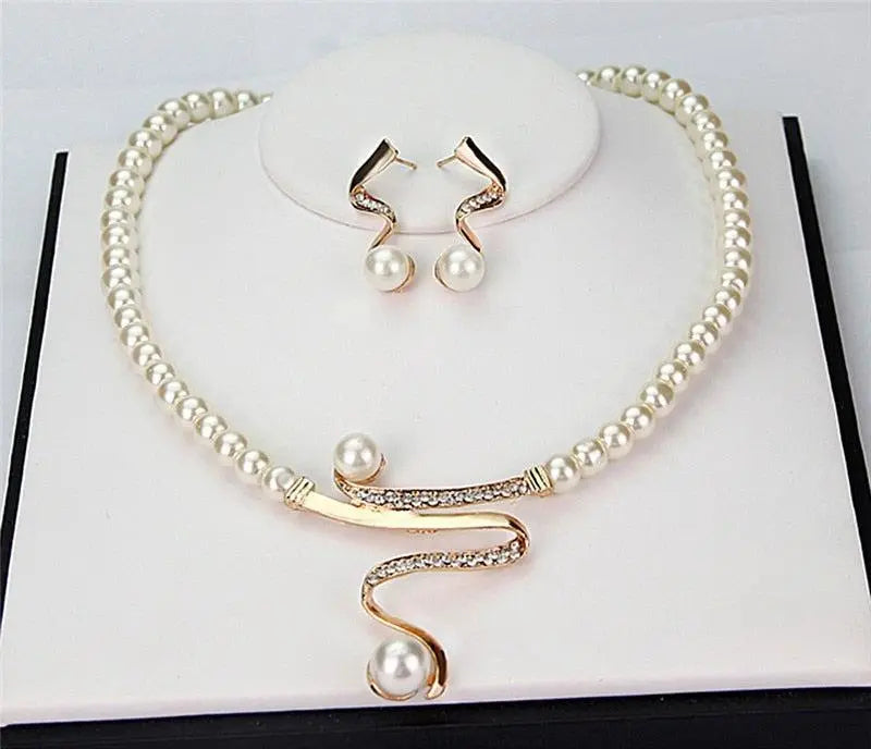 Handcrafted Elegant Pearl Jewelry Set