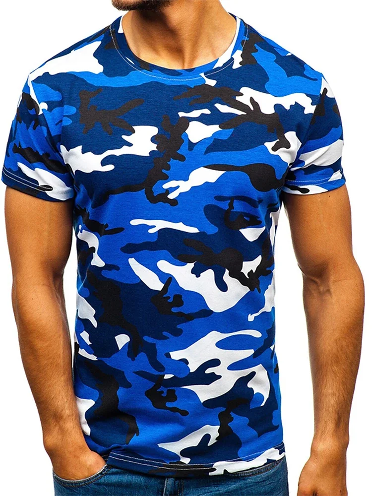 Short-sleeved 3D camouflage T-shirt for men for outdoor and everyday use.