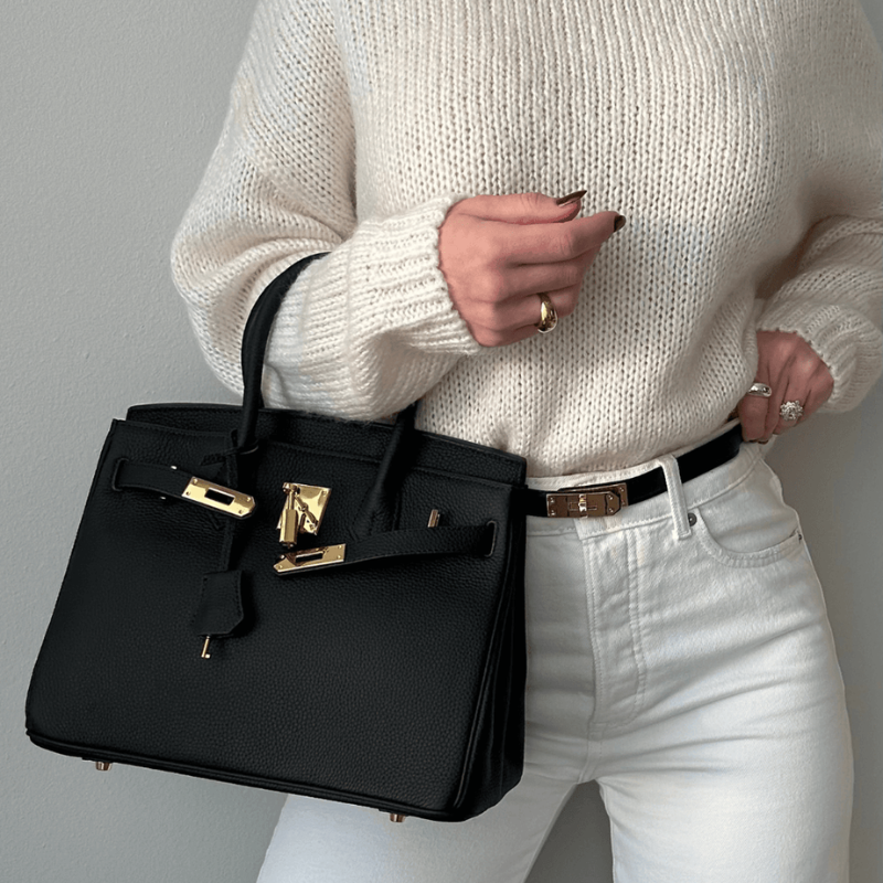 Elegant Handbag with Smooth Straps